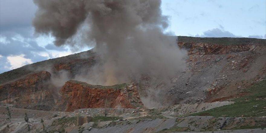 Van'da Bomba Yüklü Minibüs İmha Edildi