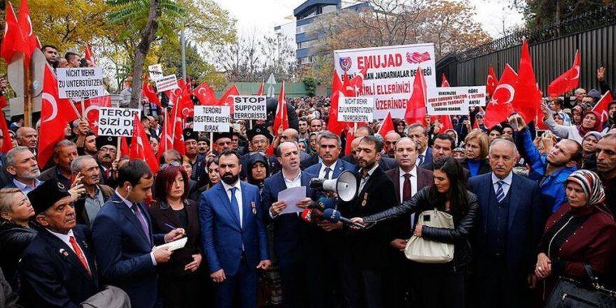 Şehit Aileleri Ve Gazi Yakınları Almanya'yı Protesto Etti