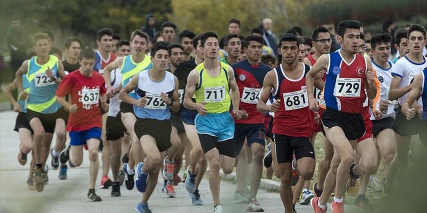 Atletler 10 Kasım Koşusu'nda Yarıştı