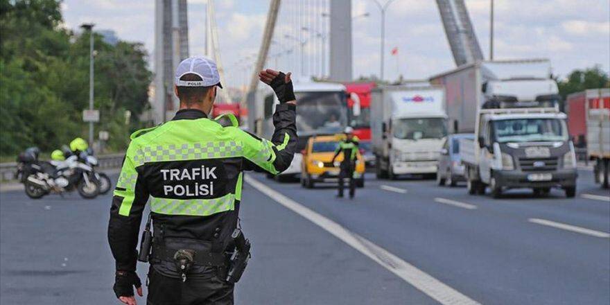 İstanbul'da Yarın Bazı Yollar Trafiğe Kapatılacak