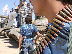 Muhalifler İki Cephede Savaşıyor