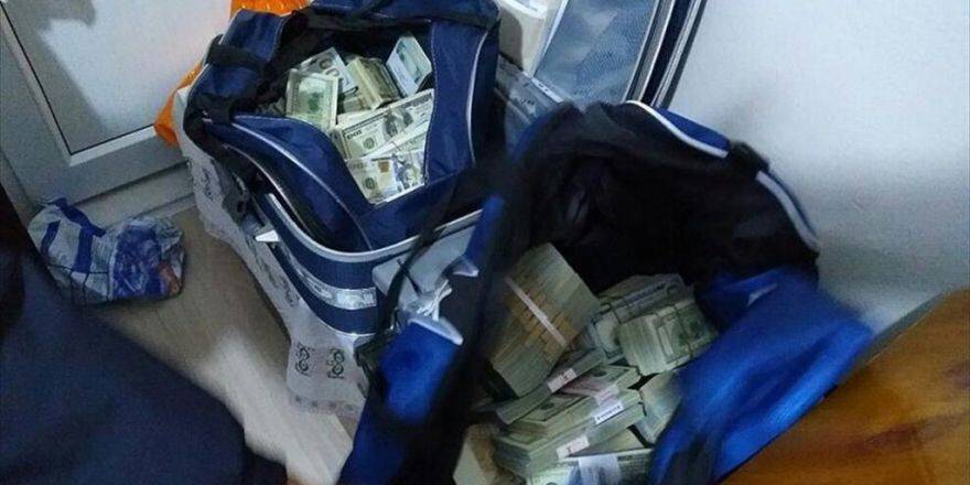 Fetö Şüphelisinin Evinden 260 Bin Dolar Çıktı