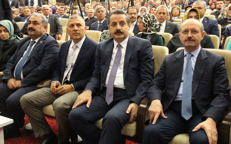 Bakan Çelik: "Rejim değil sistem değiştiriyoruz"