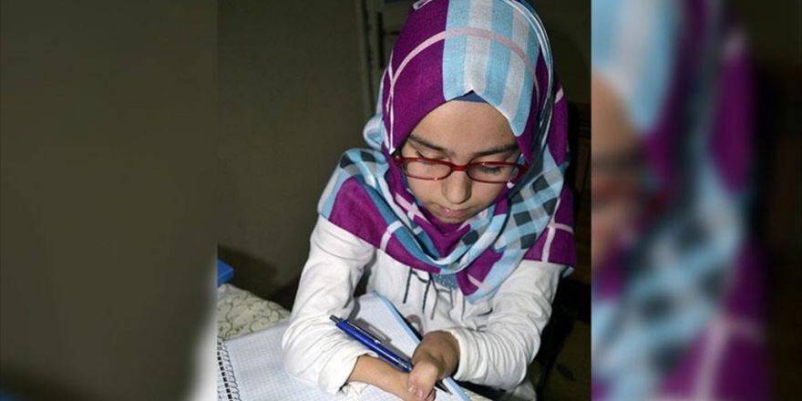 Kader'in Tek Dileği Kalem Tutabilmek