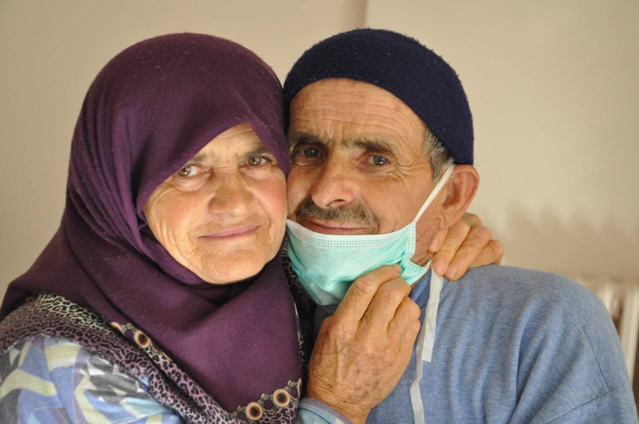 Onlarınki bir "aşk" hikayesi