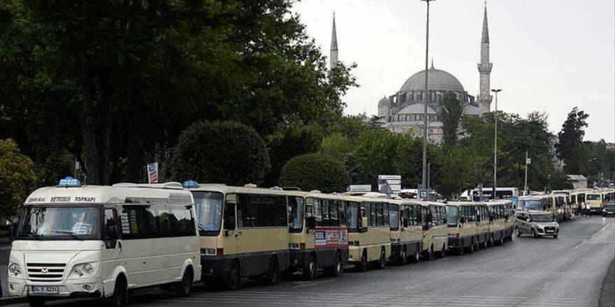 İstanbul'daki Şoförlere "Toplu Taşıma Aracı Kullanım Belgesi" Şartı Geli̇yor