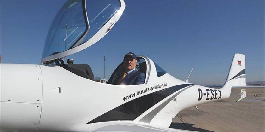 Üretimi Bursa'da Yapılacak Yerli Eğitim Uçağı Tanıtıldı