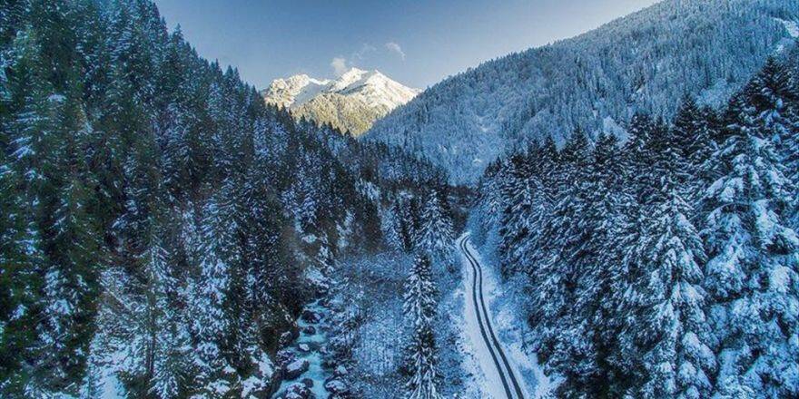Kaçkar Dağları Beyaza Büründü