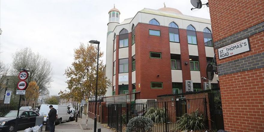 Birleşik Krallık'ta 3,5 Yılda 100'den Fazla Camiye Saldırı