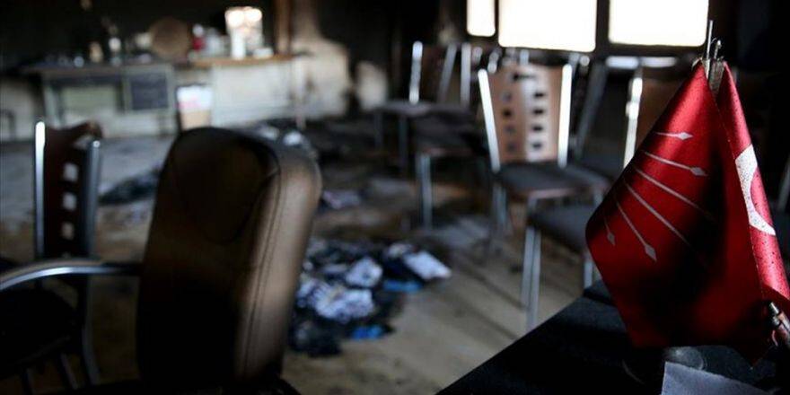 Chp İlçe Başkanlığı Binasının Kundaklandığı İddiası