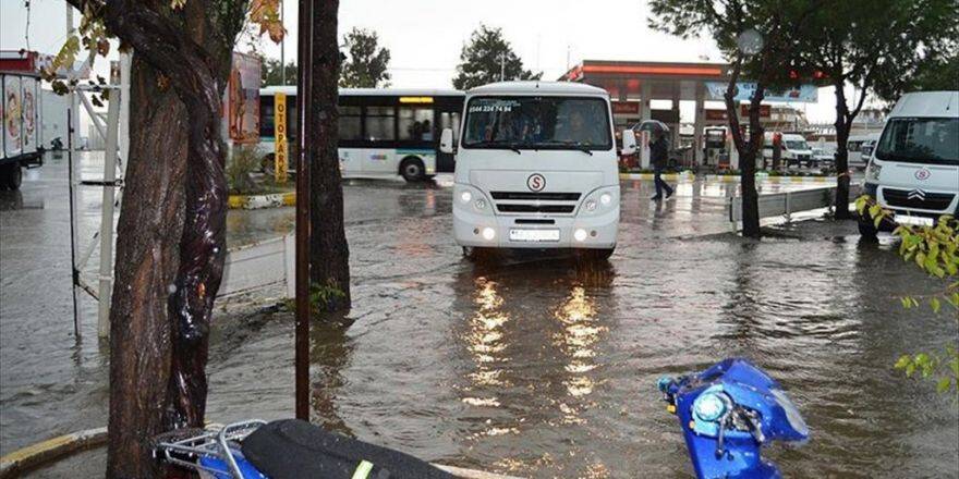 Ayvalık'ta Eğitime Yağmur Engeli
