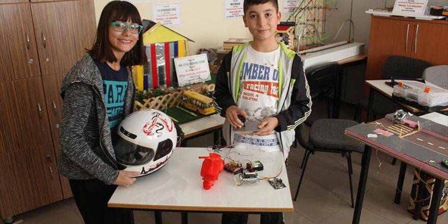 Babasının Anlattığı Olaylara Üzüldü "Motokask"ı Geliştirdi