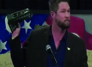 ABD Askeri Kur'anı Kerim’i Yere Fırlattı!