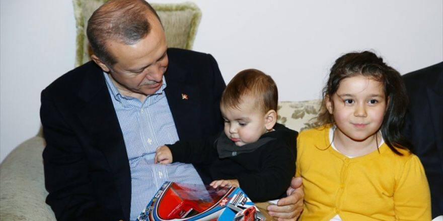 Erdoğan'dan 15 Temmuz Şehitlerinin Ailelerine Ziyaret