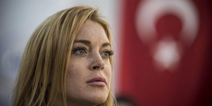 Lindsay Lohan İstanbul'daki Terör Saldırısını Kınadı