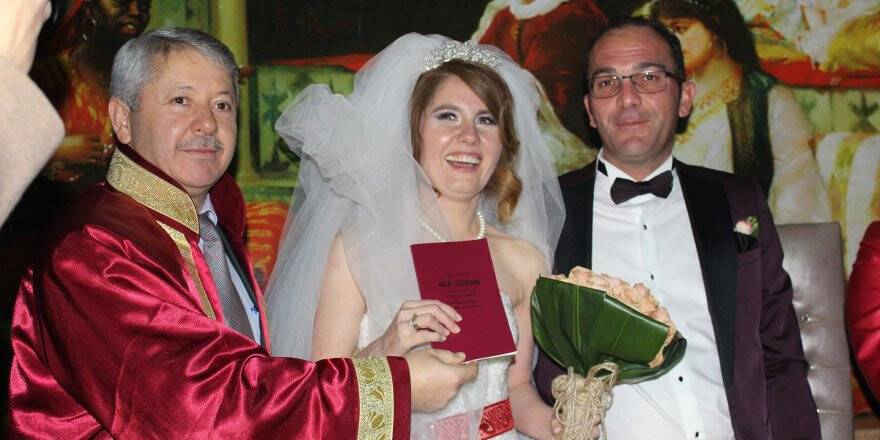 Zekiye ve İsmail’in mutlu günü