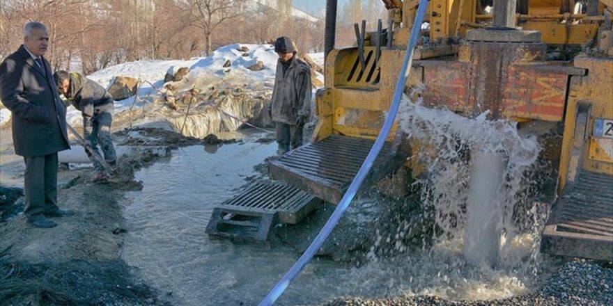 Hakkari'de Su Sevinci