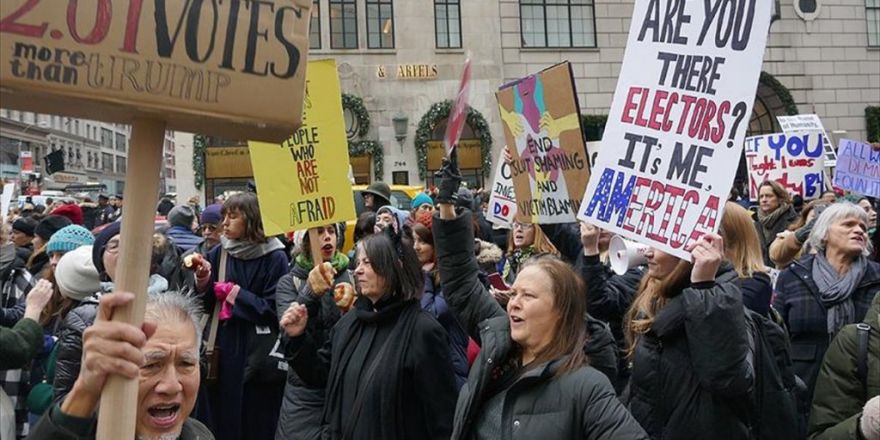 Abd'de Kadınlardan Trump Karşıtı Gösteri