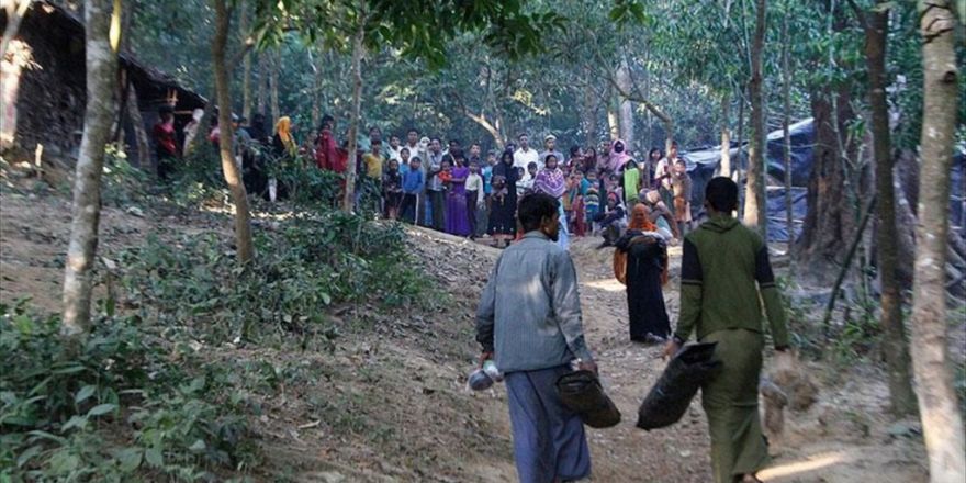 Myanmar Ordusu Rohingyalara Ait Bin 500 Binayı Yaktı