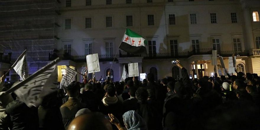 New York Ve Londra'da Halep'teki Saldırılar Protesto Edildi