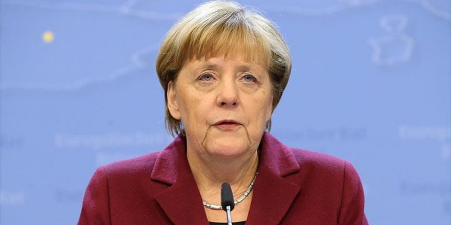 Merkel'den Türkiye'nin Sığınmacı Politikasına Övgü