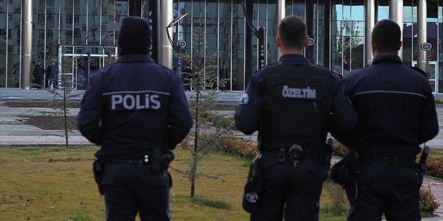 Siirt'te Dbp'li İki Belediyeye Operasyon