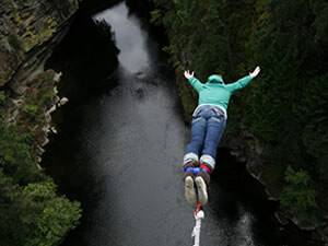 Alman Turistlere Tazminat Olarak “Bungee Jumpıng”