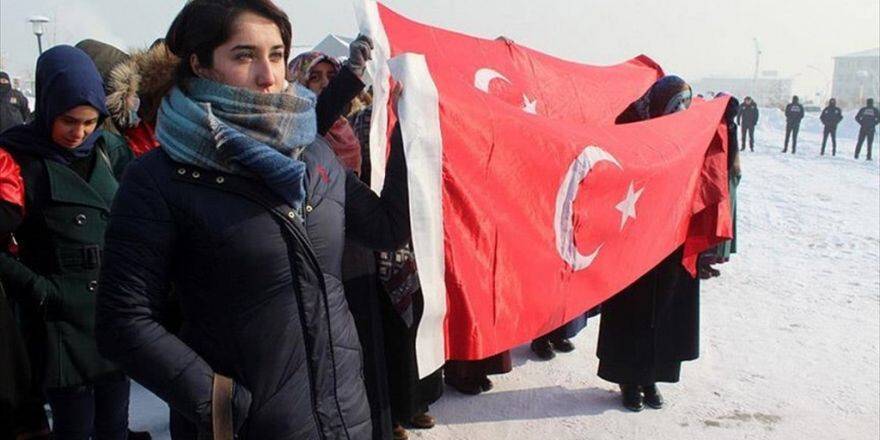 Ağrı'da Öğrenciler Terör Örgütünü Lanetledi