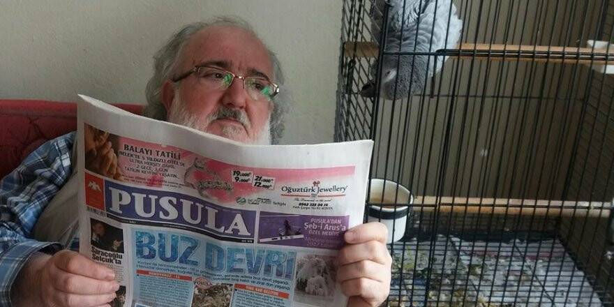 Mustafa Atay papağanına PUSULA okumayı öğretiyor