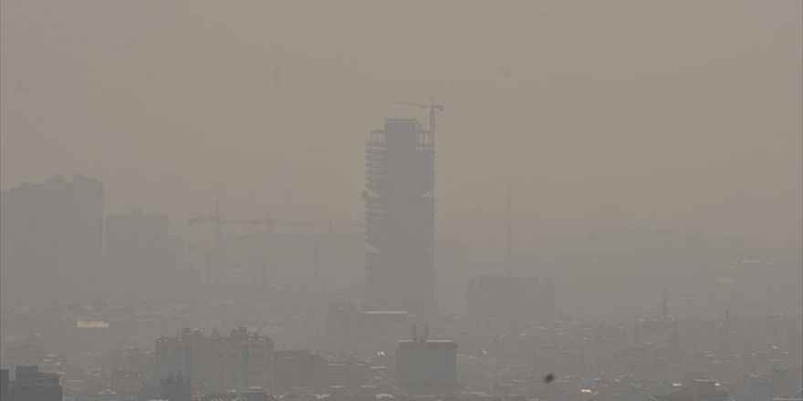İran'da Hava Kirliliği Yüzünden Okullar Tatil Edildi