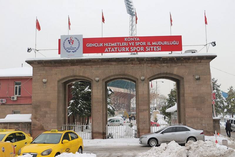 Amatörler kara teslim