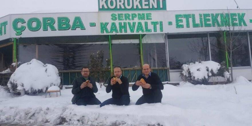 Korukent Restoranda sucuk ekmek keyfi