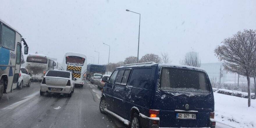 Ankara yolunda hayat durdu