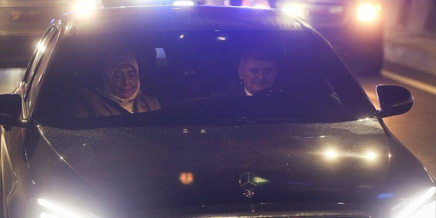 Yıldırım, Aracıyla Ilgaz 15 Temmuz İstiklal Tüneli'nden Geçti