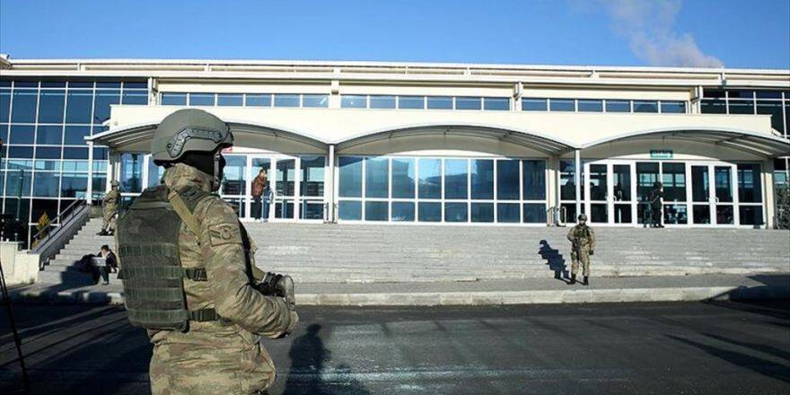 Fetö'nün Darbe Girişimine İlişkin İstanbul'daki İlk Dava Başladı