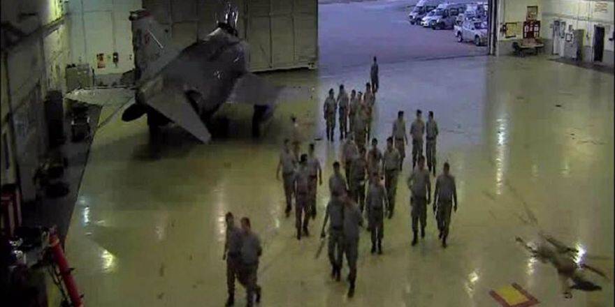 Darbe Girişimi Sırasında Askeri Üste Yaşananlar Güvenlik Kamerasında