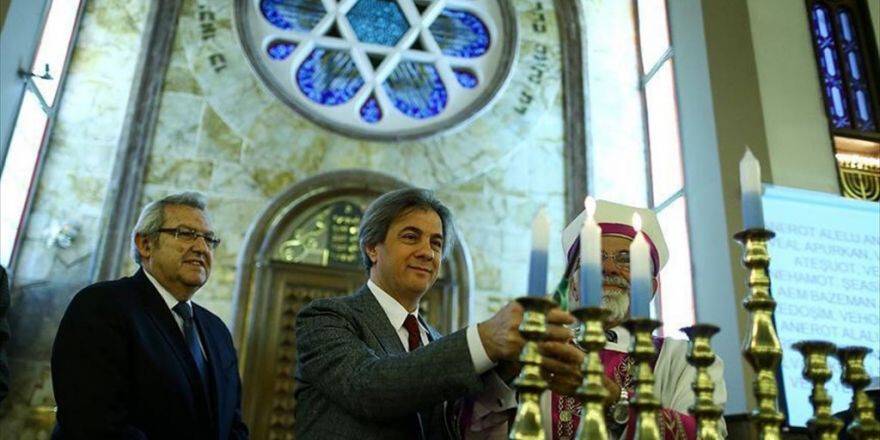 Museviler Hanuka Bayramı'nı Kutladı