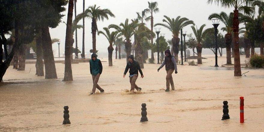 Mersin'de 'Evden Çıkmayın' Uyarısı