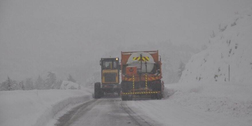 Konya-Antalya karayolu ulaşıma kapandı