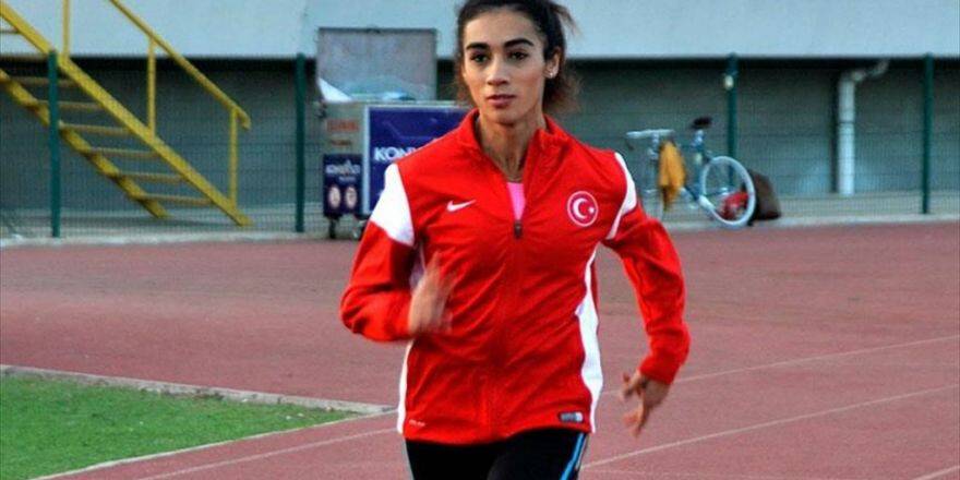 Madalyaları Babası İçin Kazanıyor