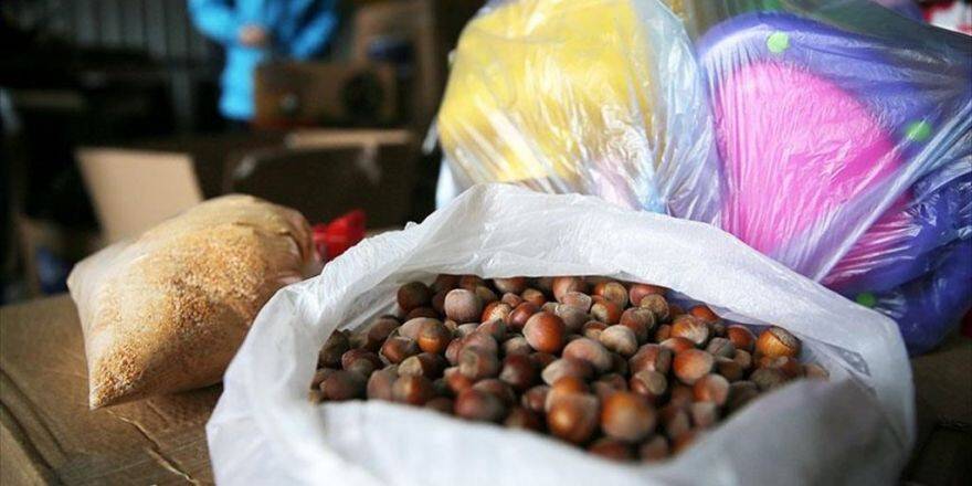 Hayırseverler Evlerindeki Gıdanın Yarısını Haleplilere Gönderiyor