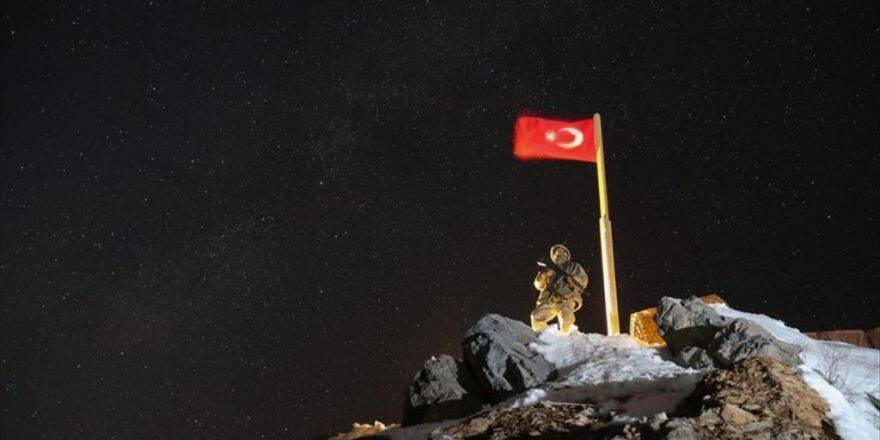 Yeni Yıla Vatan İçin Elleri Tetikte Giriyorlar