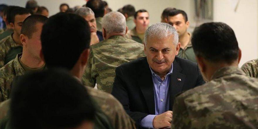 'Sizler Bizim Fırat Kalkanı'ndaki Kahramanlarımızsınız'