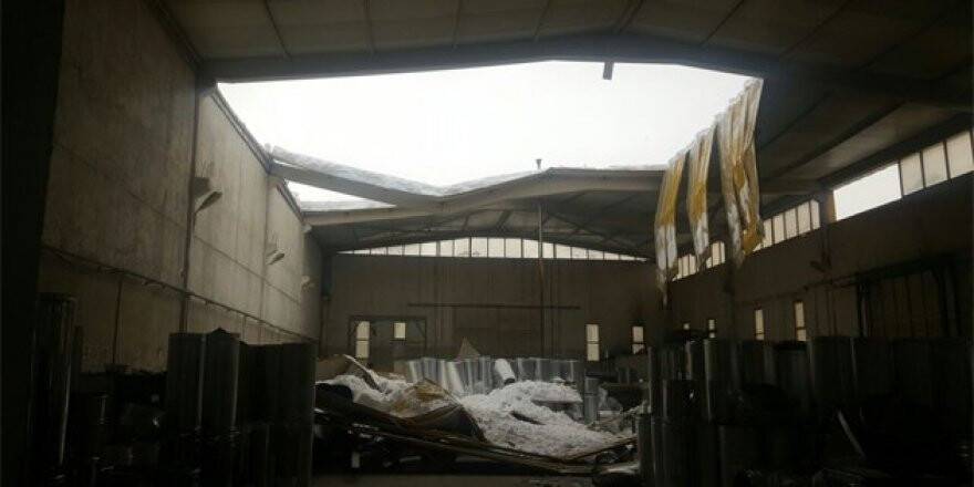 Konya'da 19 fabrikanın çatısı çöktü