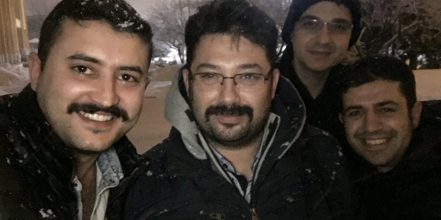 Abdullah Batuhan Yılmaz ve dostlarından kar selfiesi