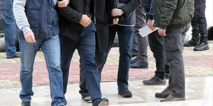 İzmir Merkezli Fetö/pdy Operasyonunda 7 Gözaltı