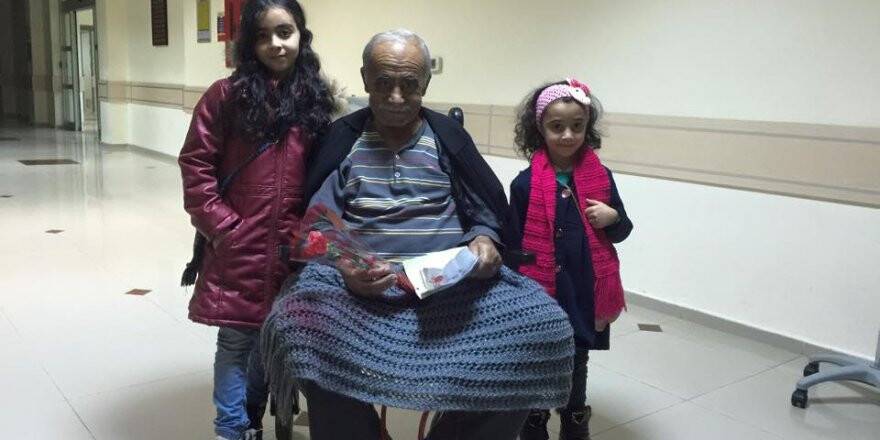 Ahmet Uğur Bey’i torunları yalnız bırakmadı