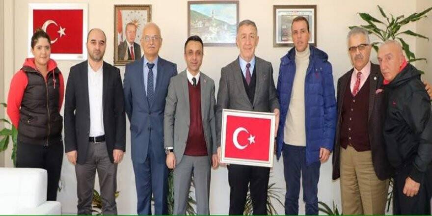 Başkan Erol Küçükbakırcı ve ekibi teşekkür turunda