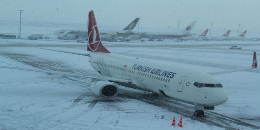 Konya'da uçak seferleri iptal edildi!
