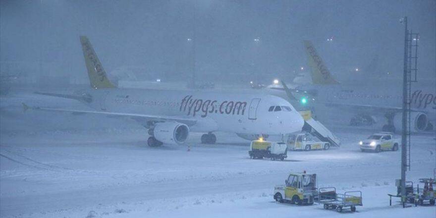 Bazı Uçaklar Sabiha Gökçen Havalimanı'na Yönlendirildi